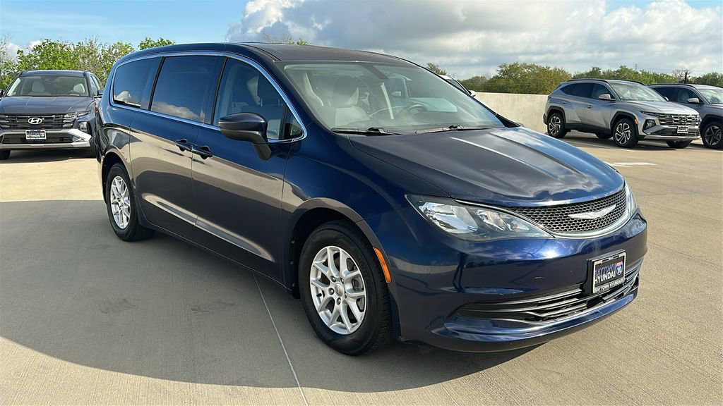 Used 2017 Chrysler Pacifica LX image 14