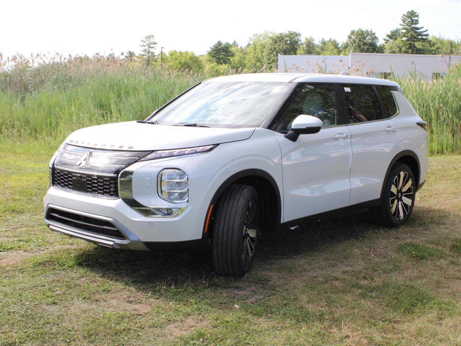 New 2025 Mitsubishi Outlander SE image 5