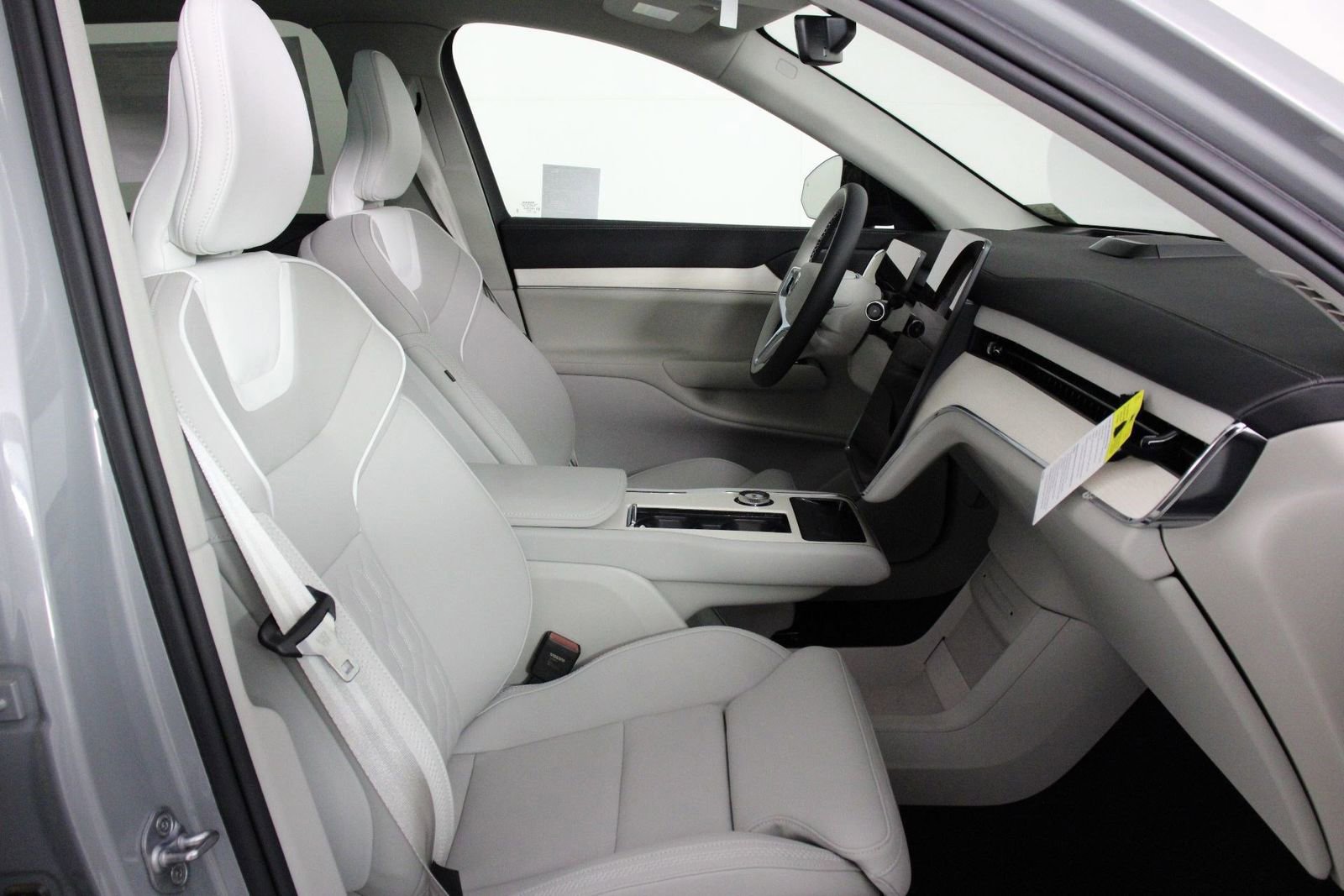 New 2025 Volvo EX90 Plus image 10