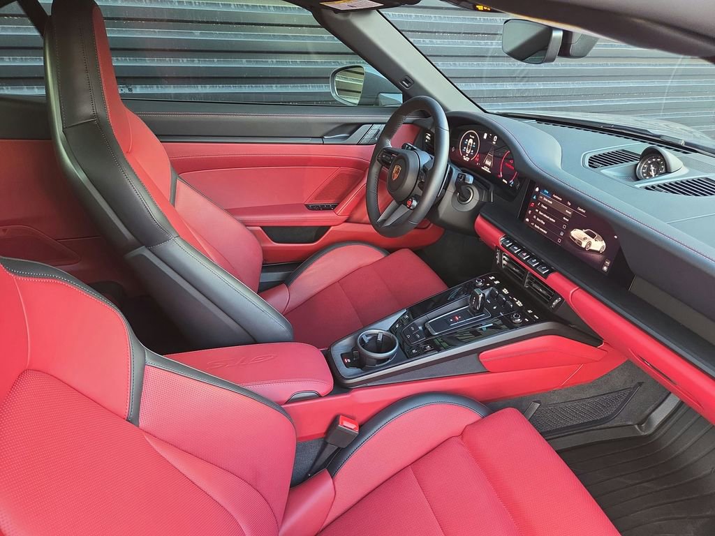 Certified 2025 Porsche 911 Carrera GTS image 17