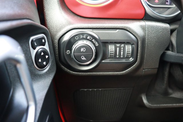 Used 2020 Jeep Gladiator Rubicon AWD/4WD image 26