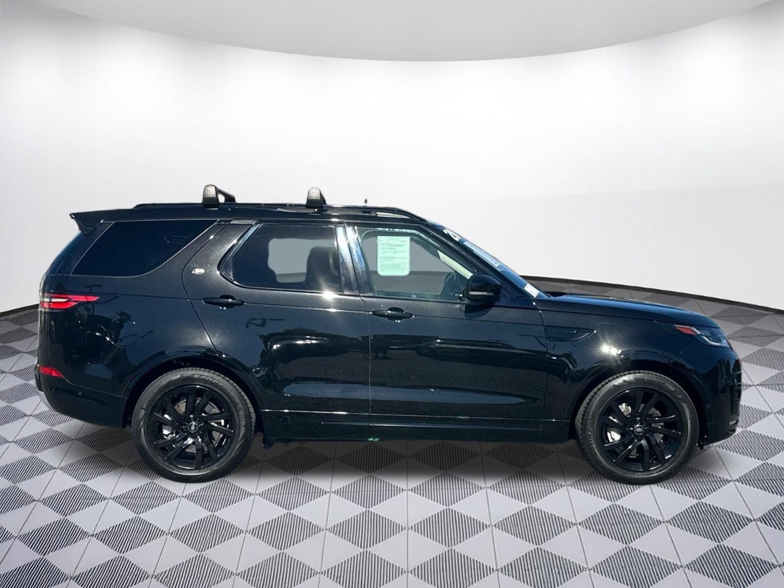 Used 2020 Land Rover Discovery Landmark AWD/4WD image 7