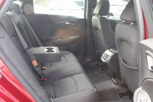 Used 2025 Chevrolet Malibu LT image 32