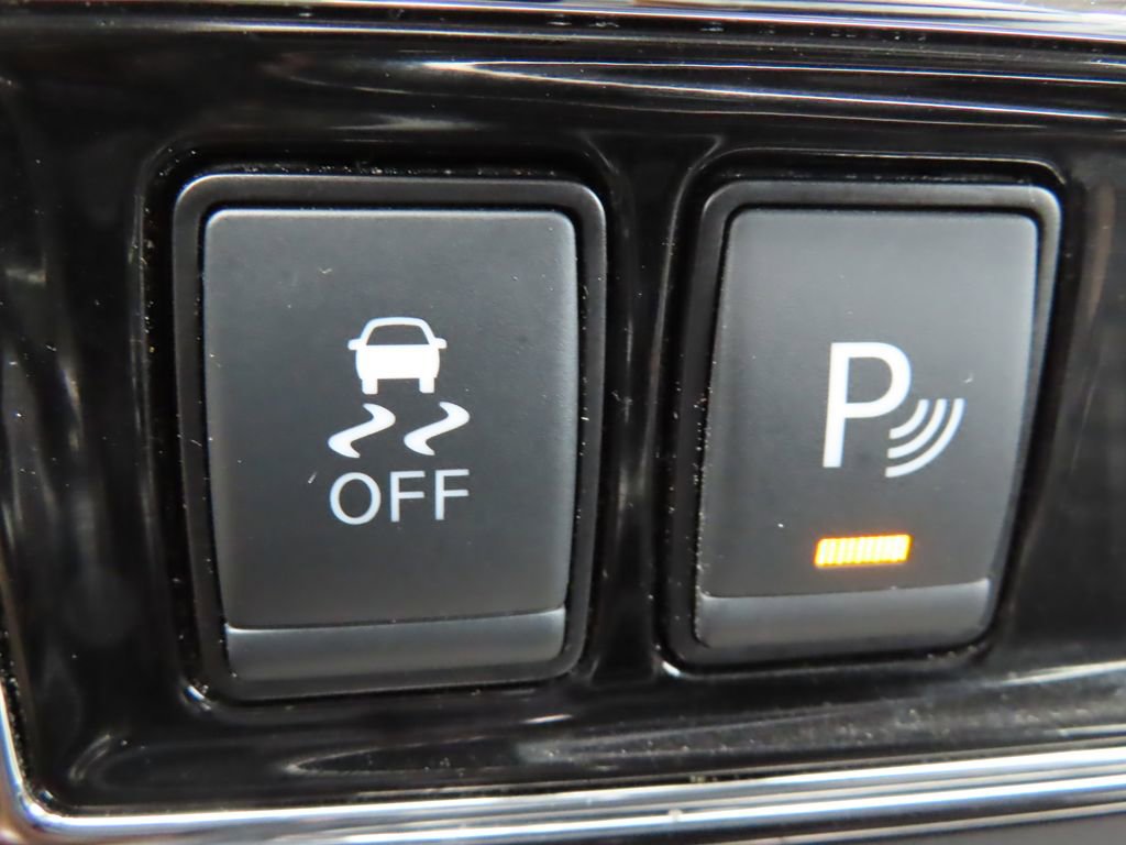 Used 2018 Nissan Titan Platinum Reserve image 10