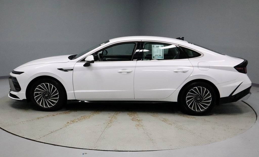 Used 2025 Hyundai Sonata SEL FWD image 9