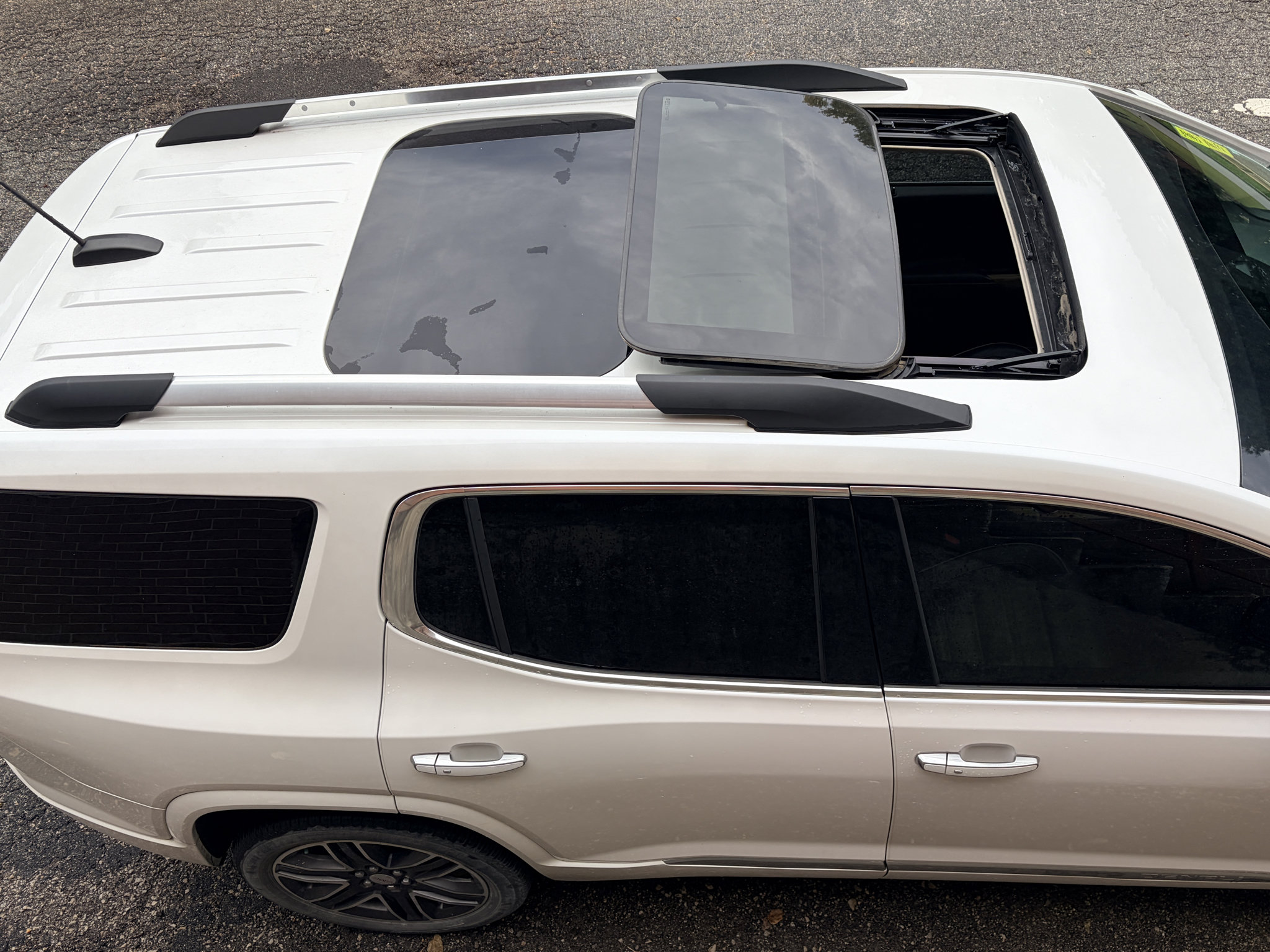 Used 2017 GMC Acadia Denali FWD image 9