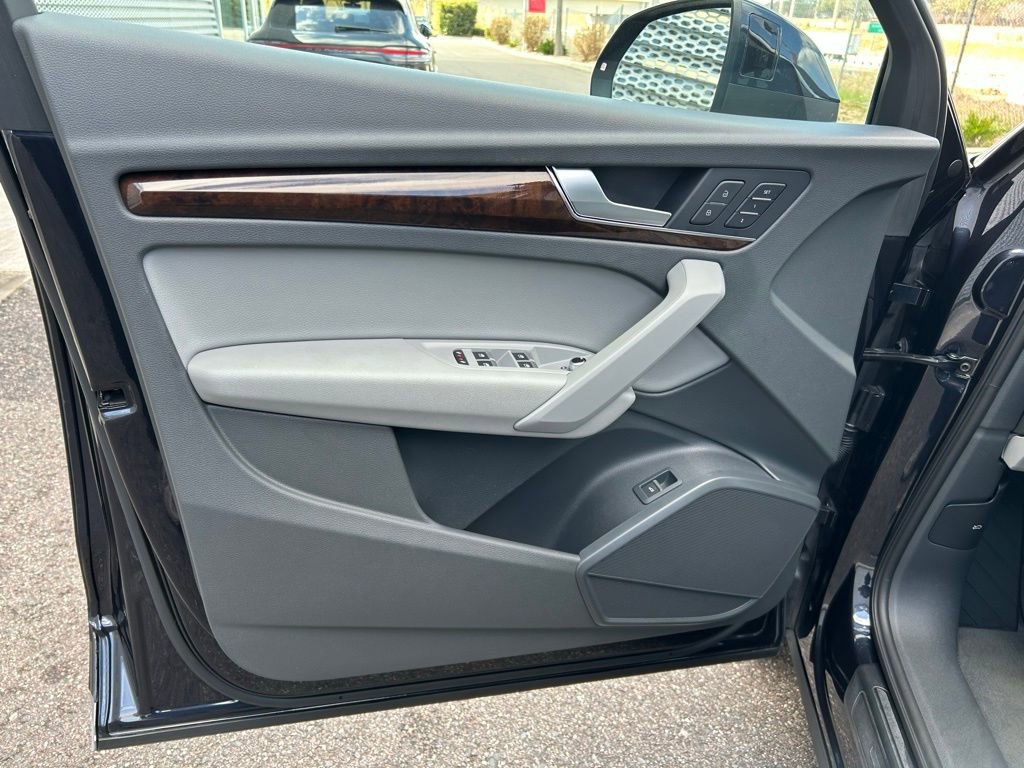 Used 2020 Audi Q5 2.0T Premium image 18