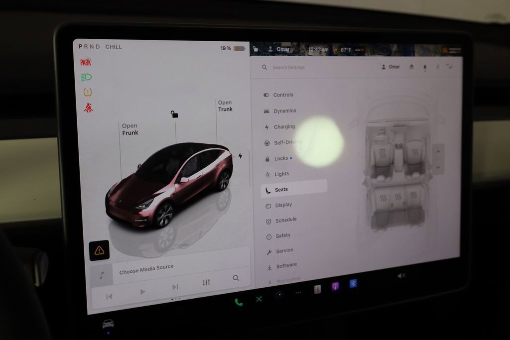 Used 2024 Tesla Model Y Long Range RWD image 31