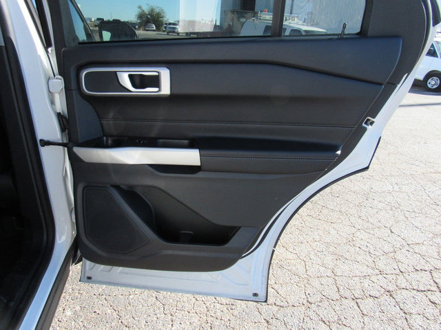 Used 2022 Ford Explorer XLT AWD/4WD image 14