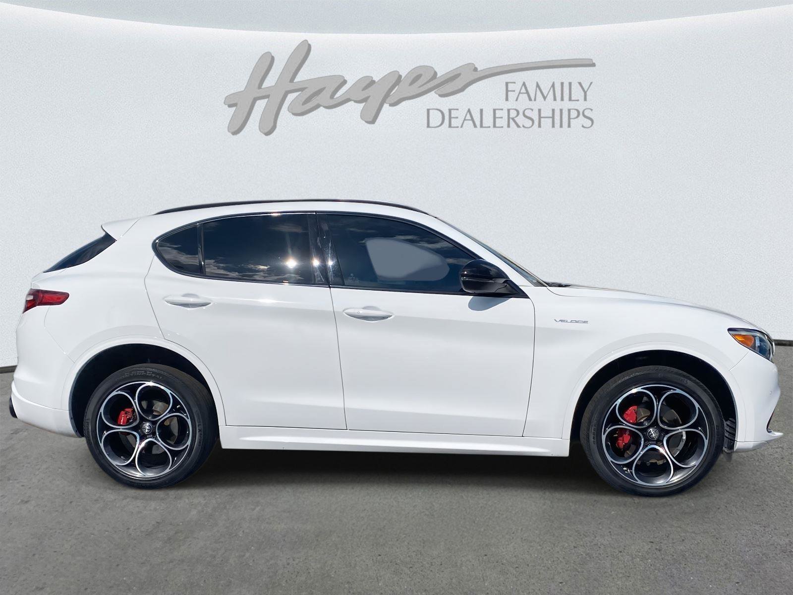 Used 2022 Alfa Romeo Stelvio Veloce video 2