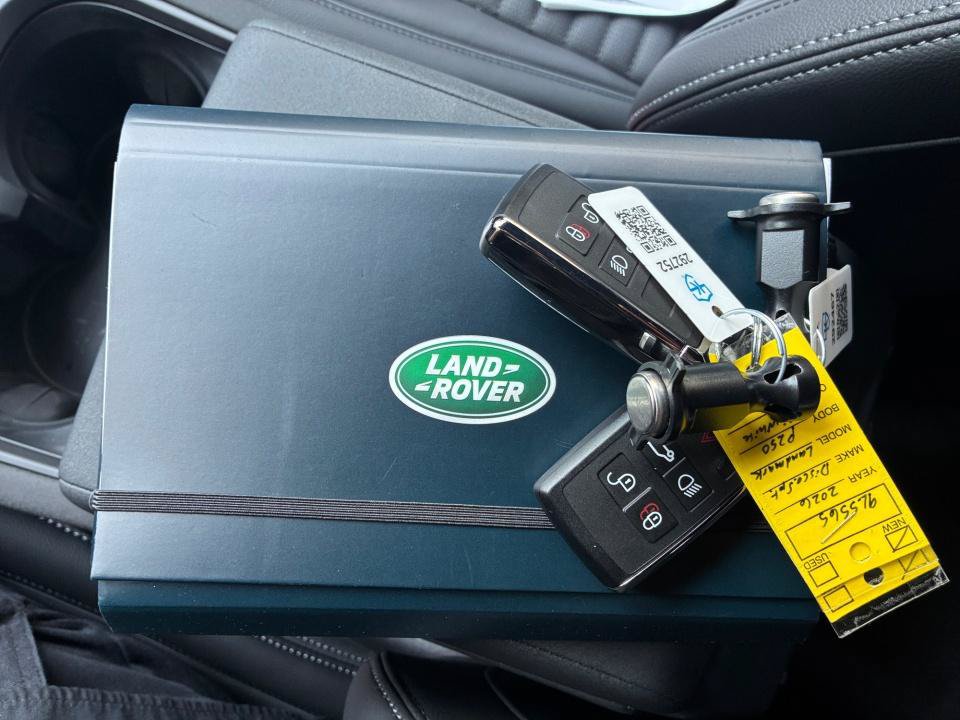 New 2026 Land Rover Discovery Sport Landmark AWD/4WD image 34