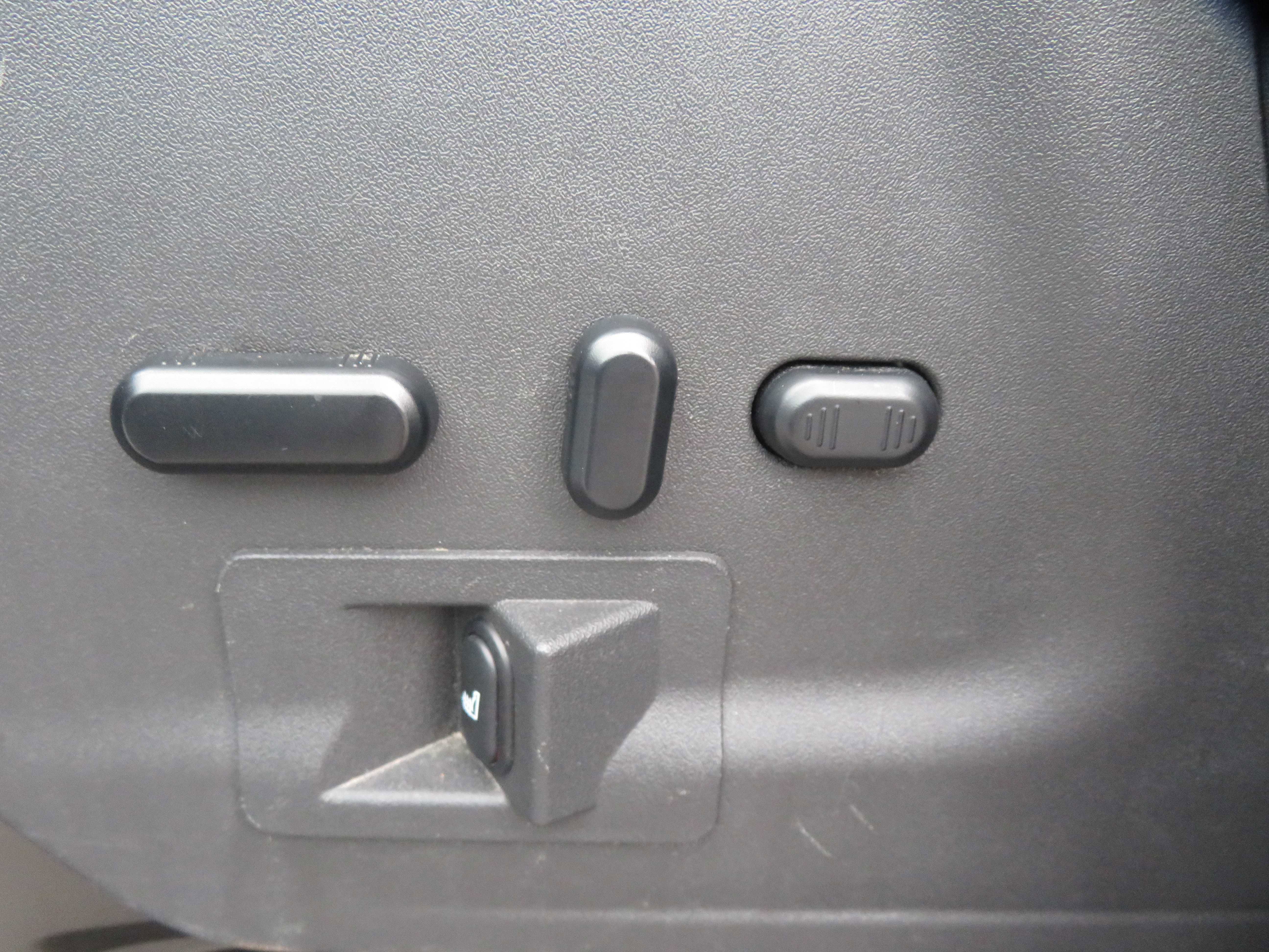 Used 2019 Ford Transit 150 XLT image 16