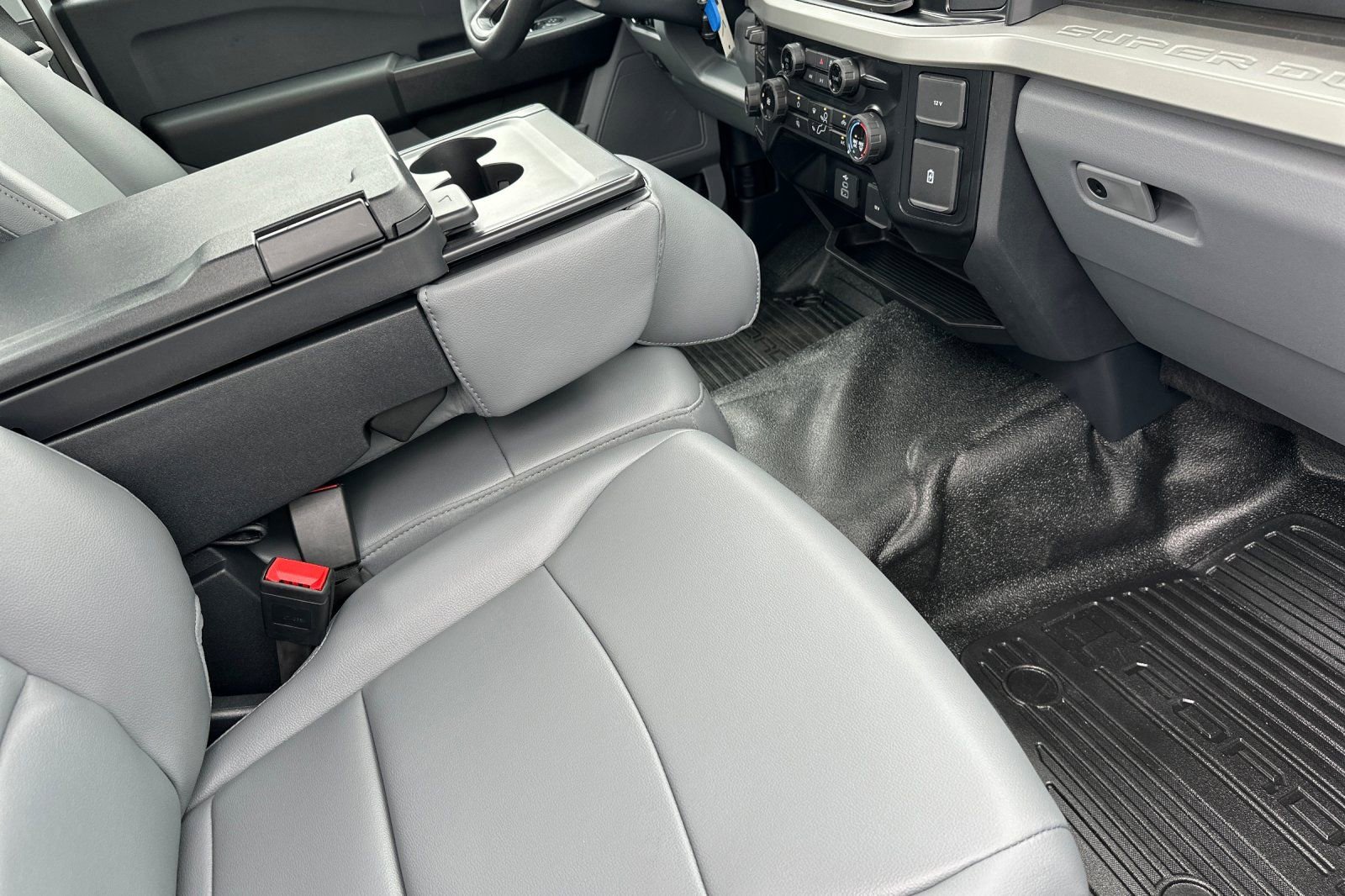 New 2025 Ford F550 2WD Regular Cab Super Duty image 21