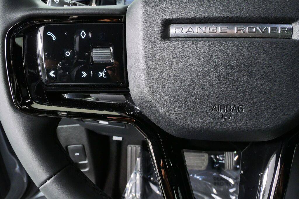 Used 2024 Land Rover Range Rover Evoque S AWD/4WD image 10
