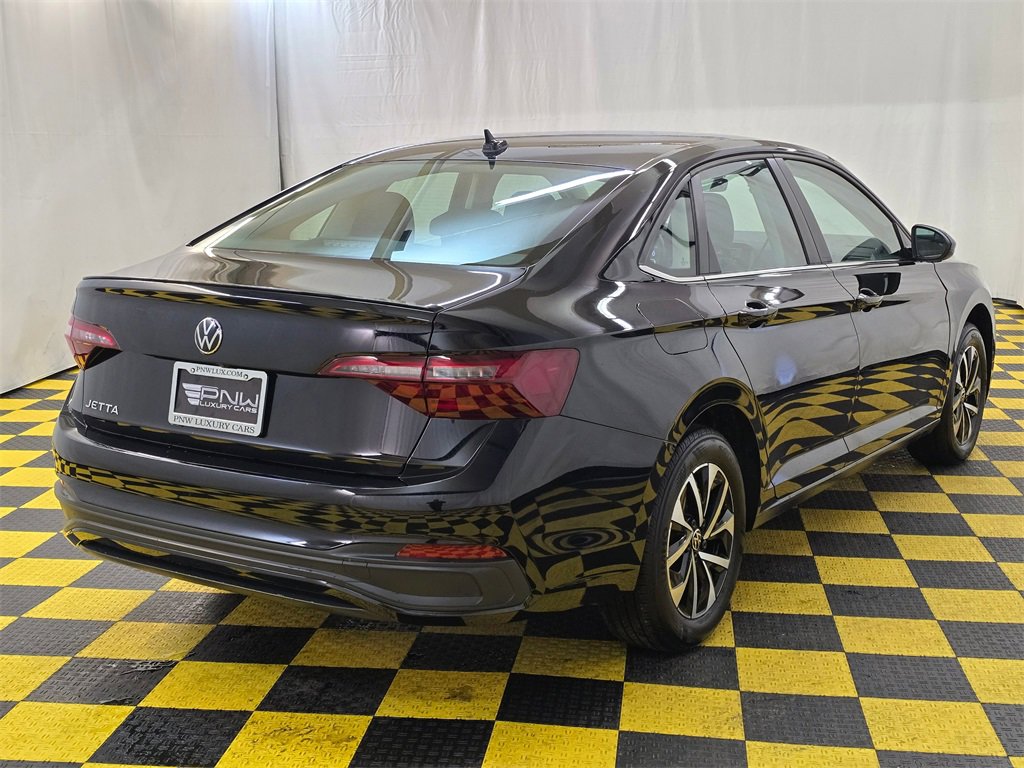 Used 2024 Volkswagen Jetta S image 3