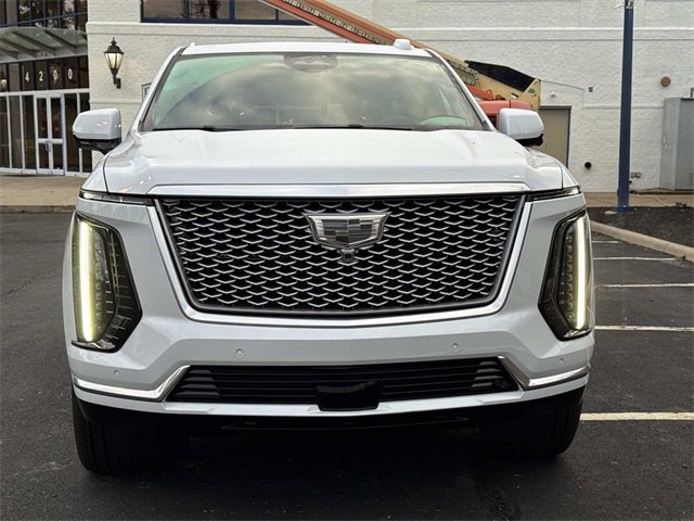 New 2026 Cadillac Escalade Luxury w/ LPO, Radiant Package image 2