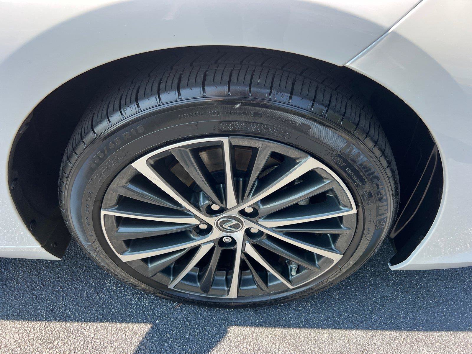 Certified 2025 Lexus ES 350 w/ Premium Package FWD image 12