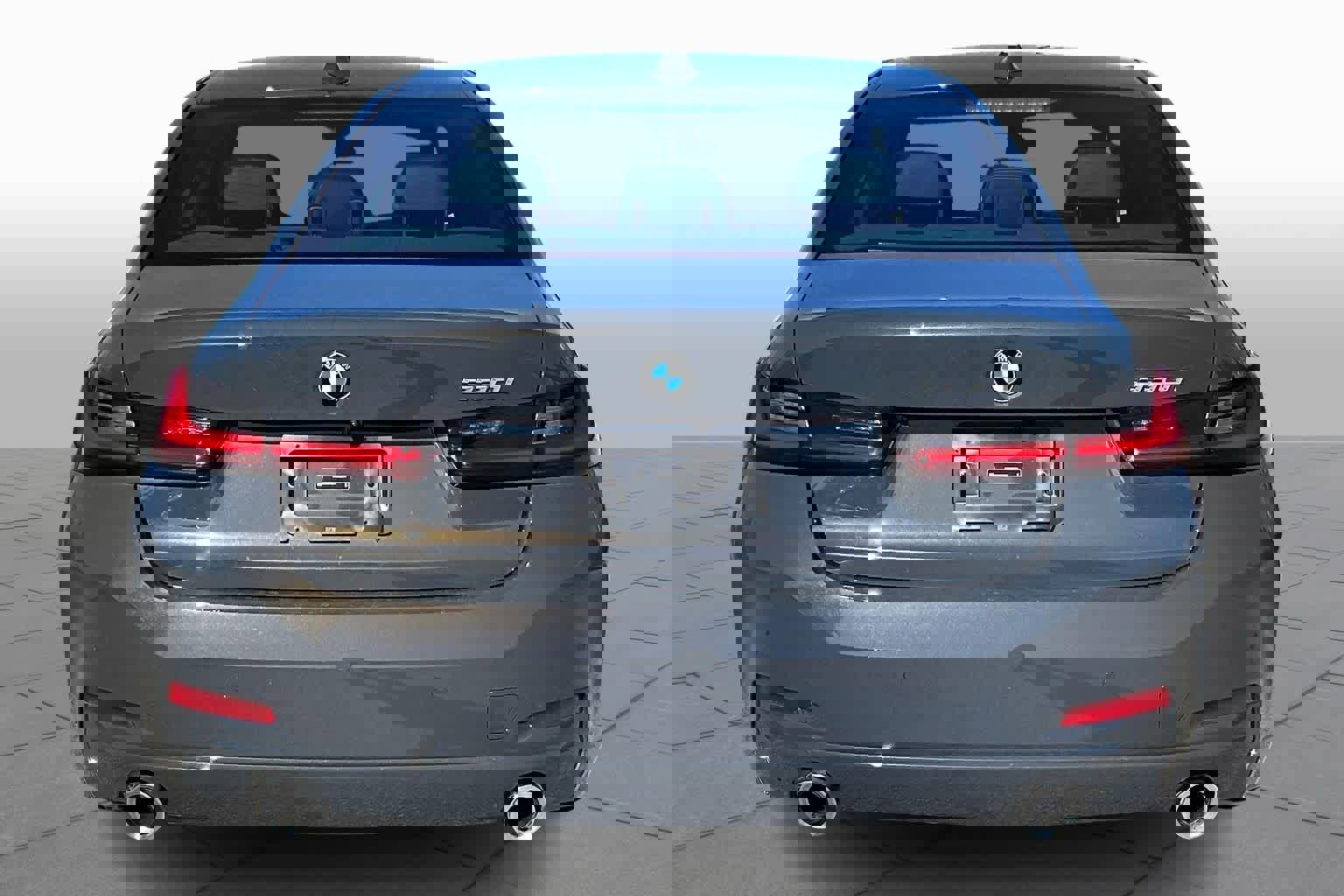 Used 2026 BMW 330i Sedan w/ Premium Package image 4