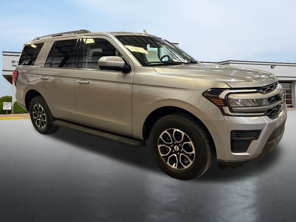 Used 2024 Ford Expedition XLT image 7