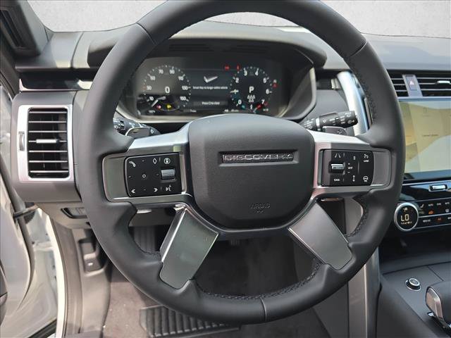 Used 2025 Land Rover Discovery S AWD/4WD image 21