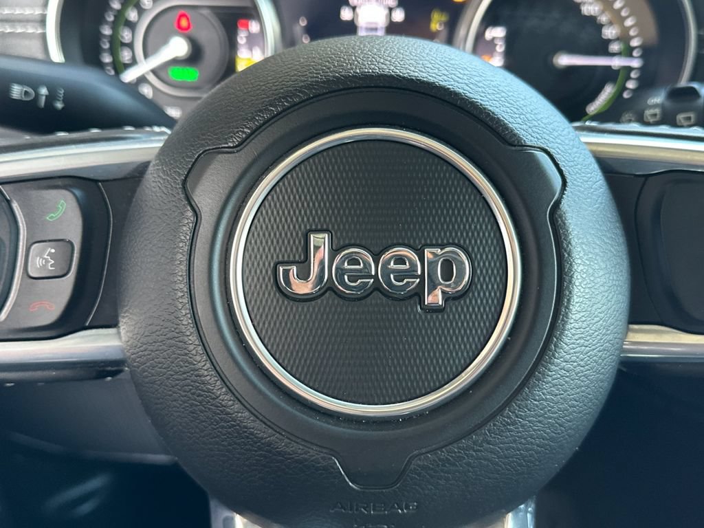 Used 2022 Jeep Wrangler Unlimited Sahara w/ Cold Weather Group AWD/4WD image 42