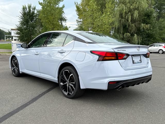 Used 2023 Nissan Altima 2.5 SR w/ SR Premium Package AWD/4WD image 2