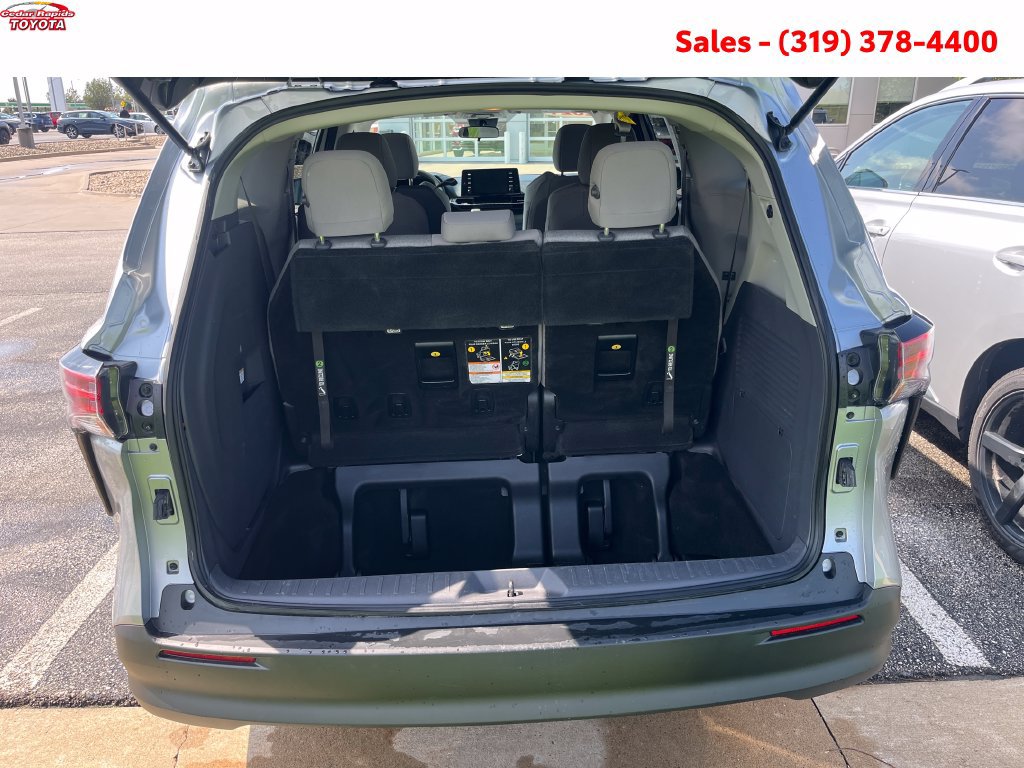 Certified 2021 Toyota Sienna LE FWD image 6