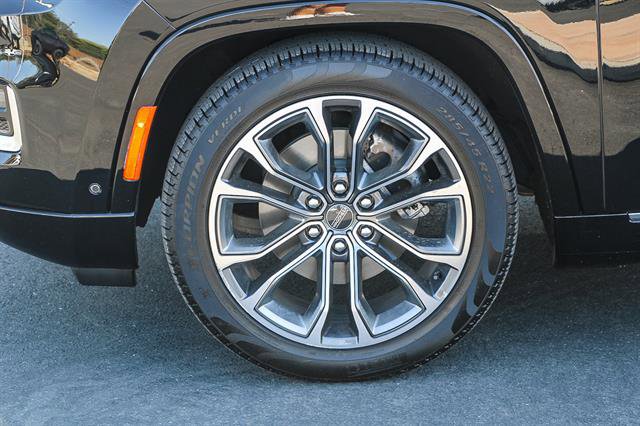 New 2023 Jeep Grand Wagoneer Series III image 10