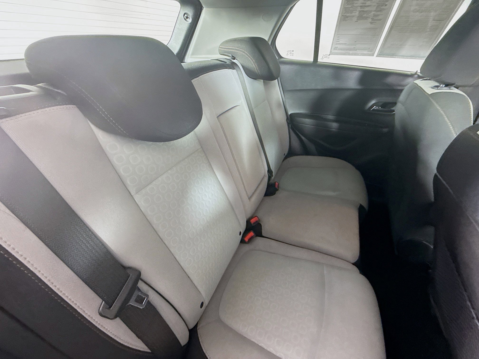 Used 2020 Chevrolet Trax LS image 32