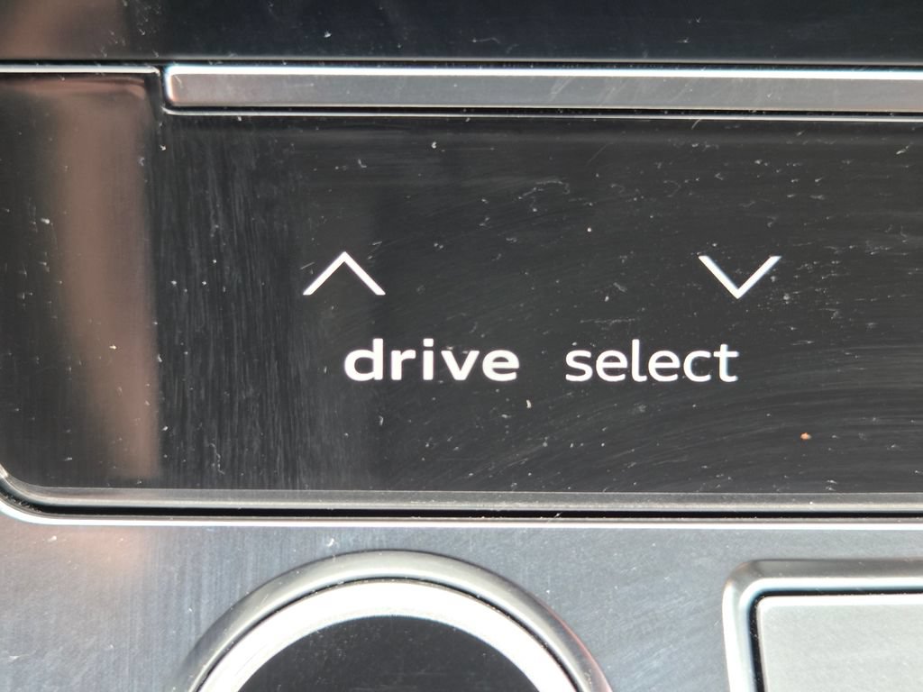 Used 2025 Audi Q7 3.0T Prestige AWD/4WD image 18