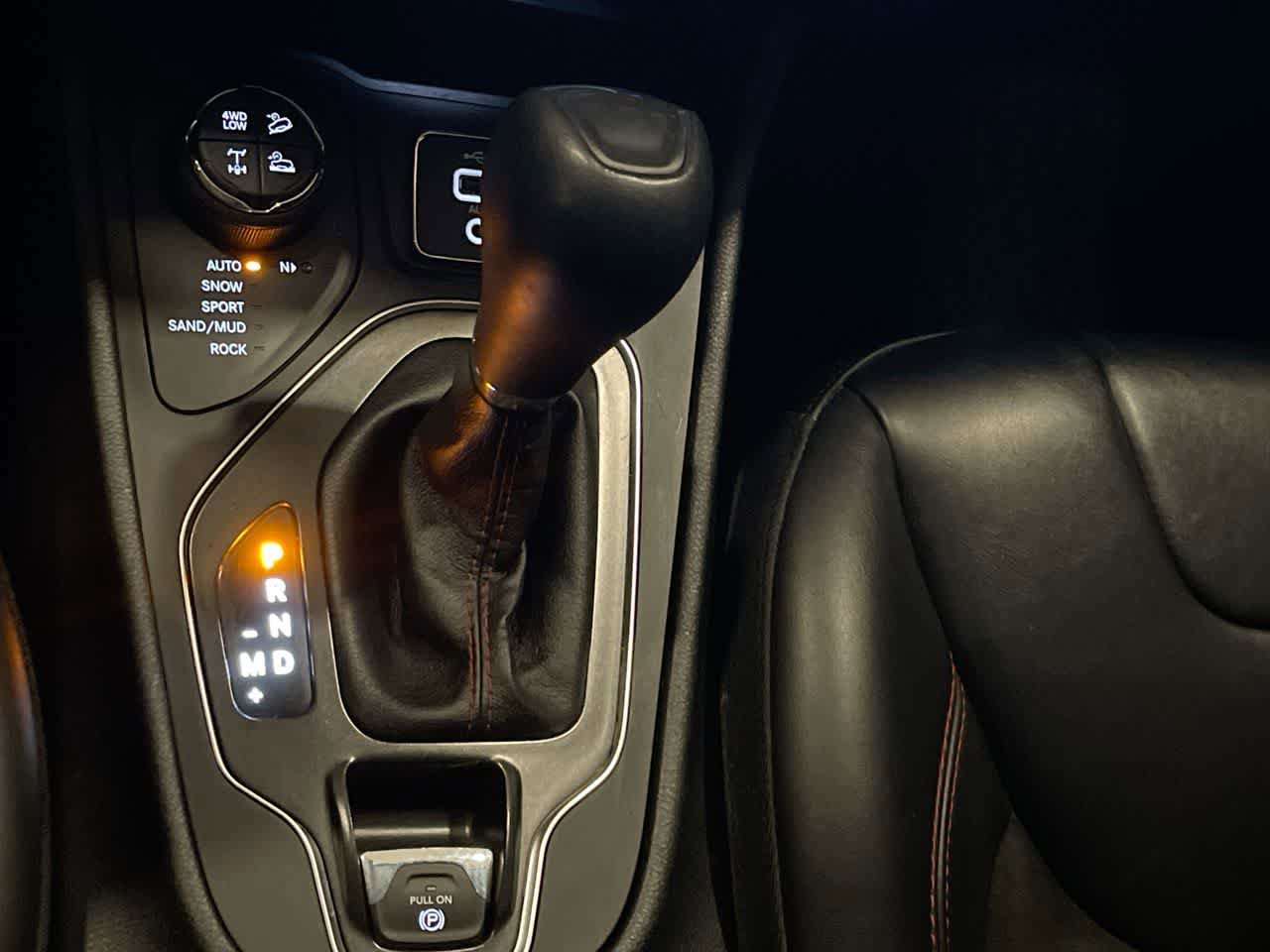 Used 2019 Jeep Cherokee Trailhawk w/ Cold Weather Group image 20