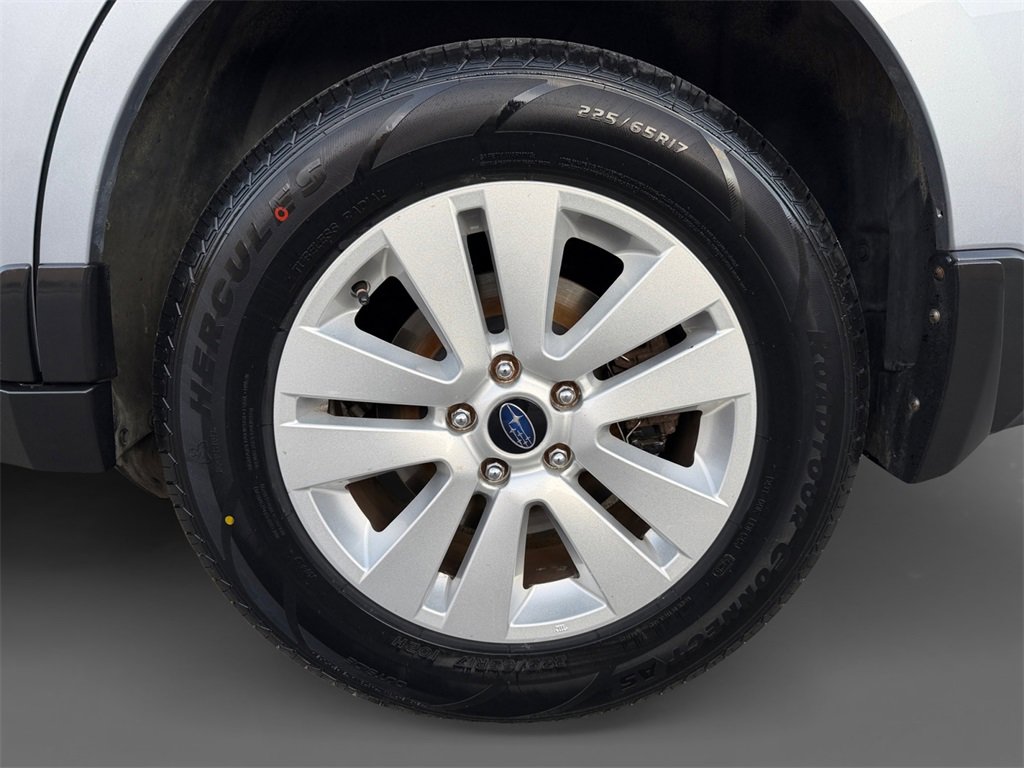 Used 2015 Subaru Outback 2.5i Premium image 11
