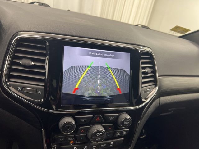 Used 2021 Jeep Grand Cherokee Laredo X image 9