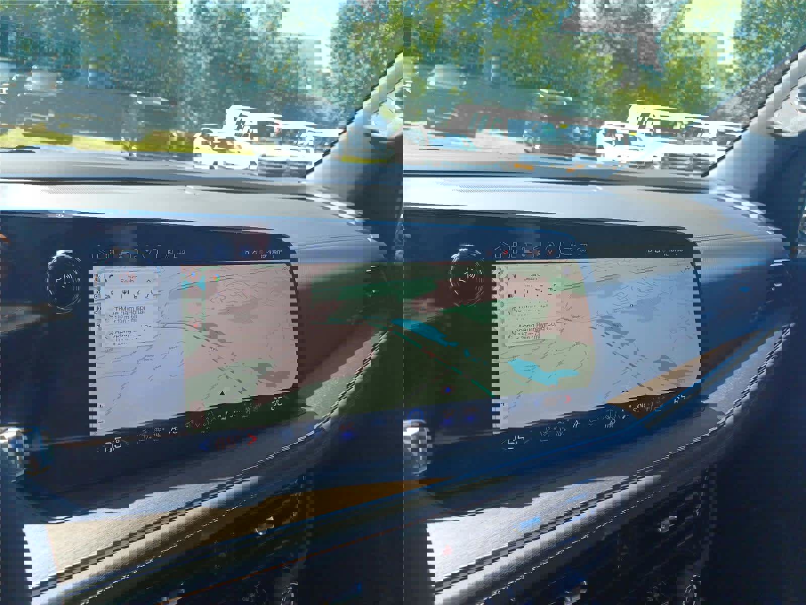 Used 2025 Chevrolet Tahoe High Country image 13