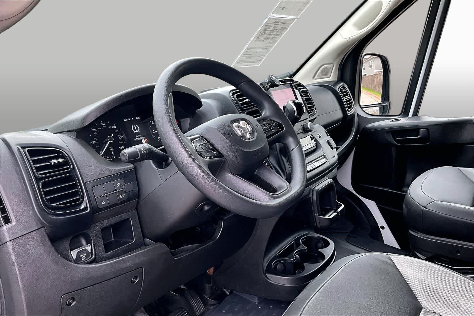 Used 2025 RAM ProMaster 2500 w/ Convenience Group FWD image 17
