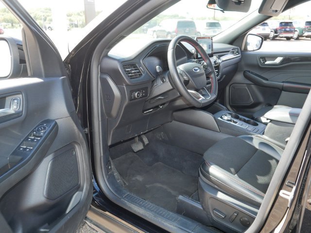 Used 2025 Ford Escape ST-Line Select AWD/4WD image 12