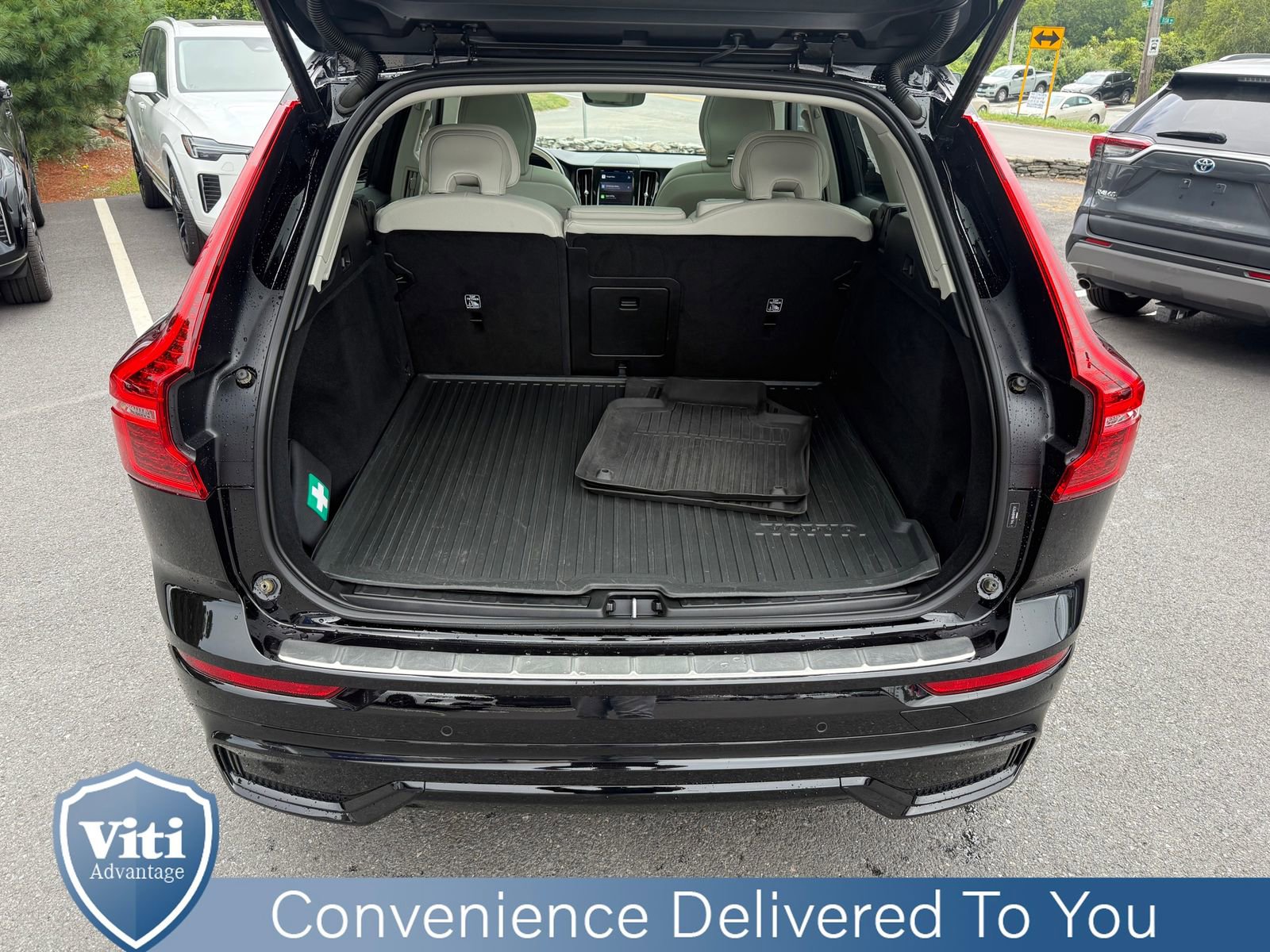 Certified 2024 Volvo XC60 B5 Core w/ Protection Package Premier image 24