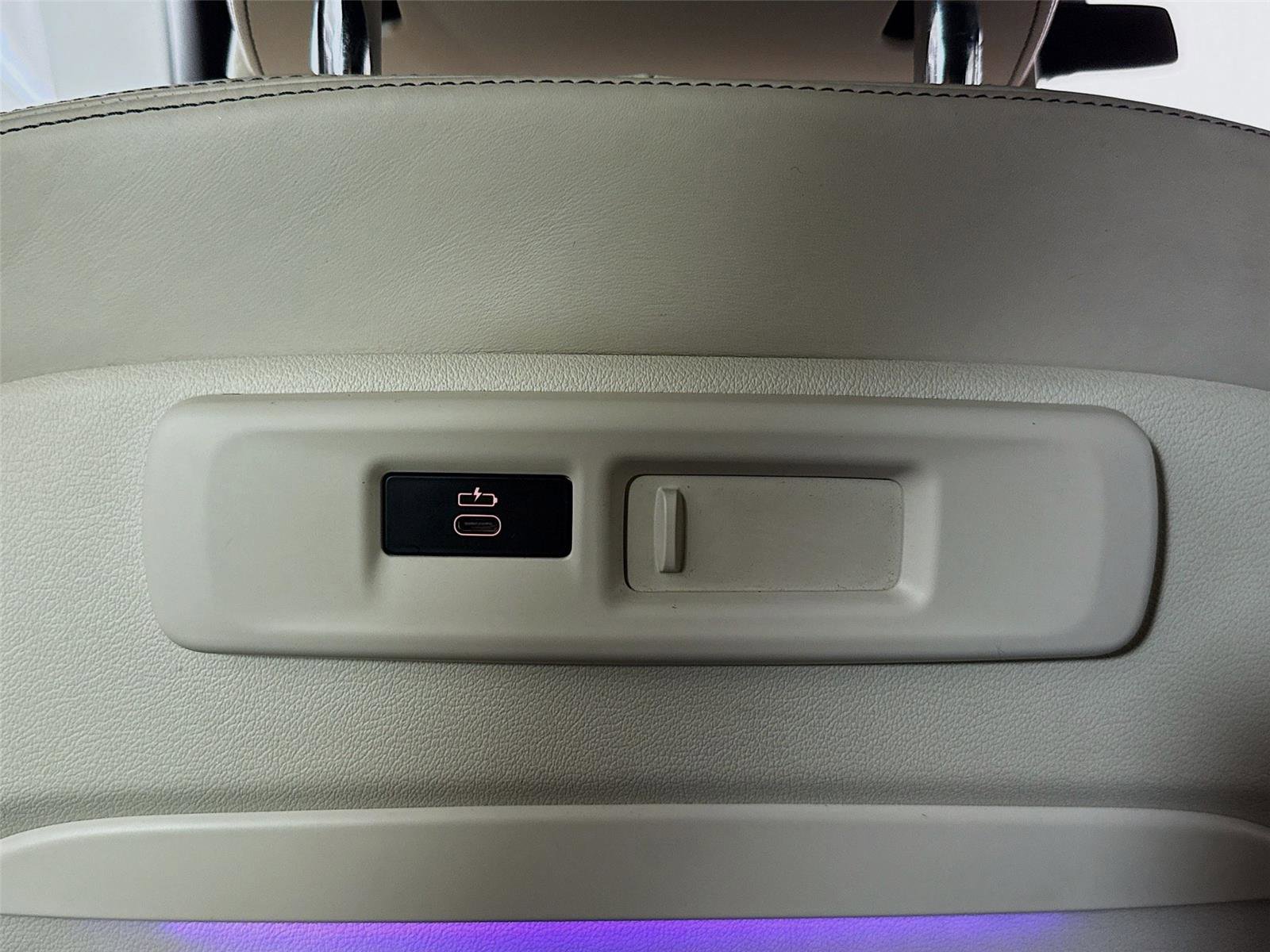 Used 2020 BMW X5 M50i w/ Executive Package image 23