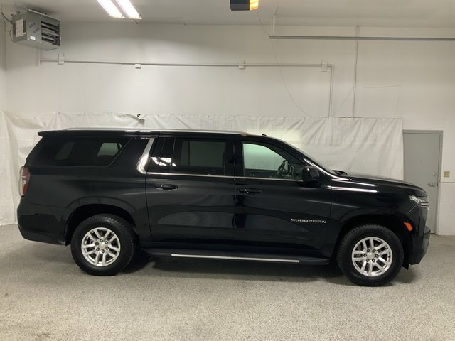 Used 2024 Chevrolet Suburban LT AWD/4WD image 6