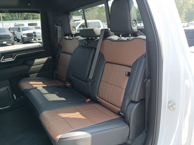 Used 2025 Chevrolet Silverado 3500 High Country w/ Technology Package AWD/4WD image 37
