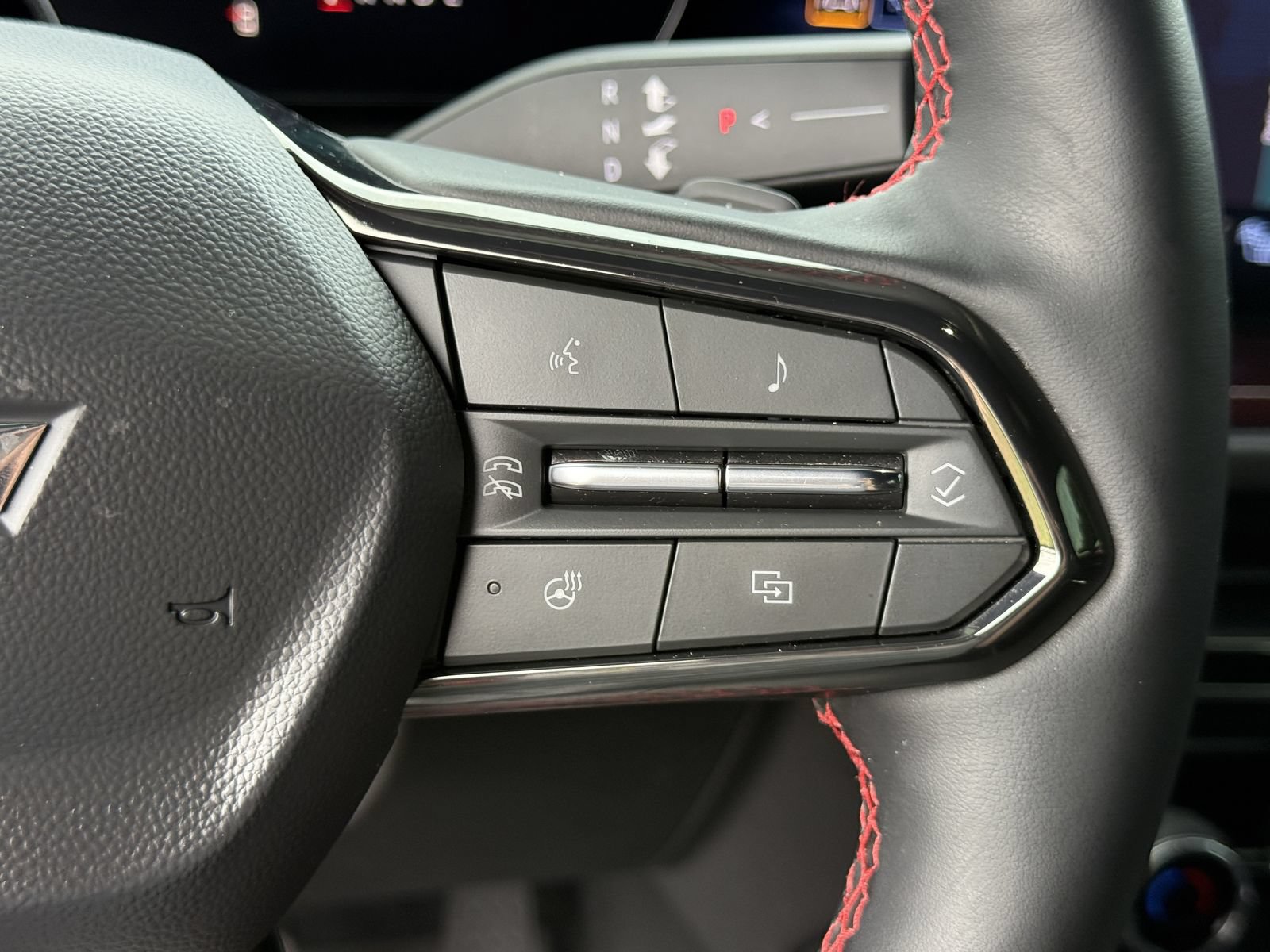Used 2026 Chevrolet Traverse RS w/ LPO, Floor Liner Package FWD image 37