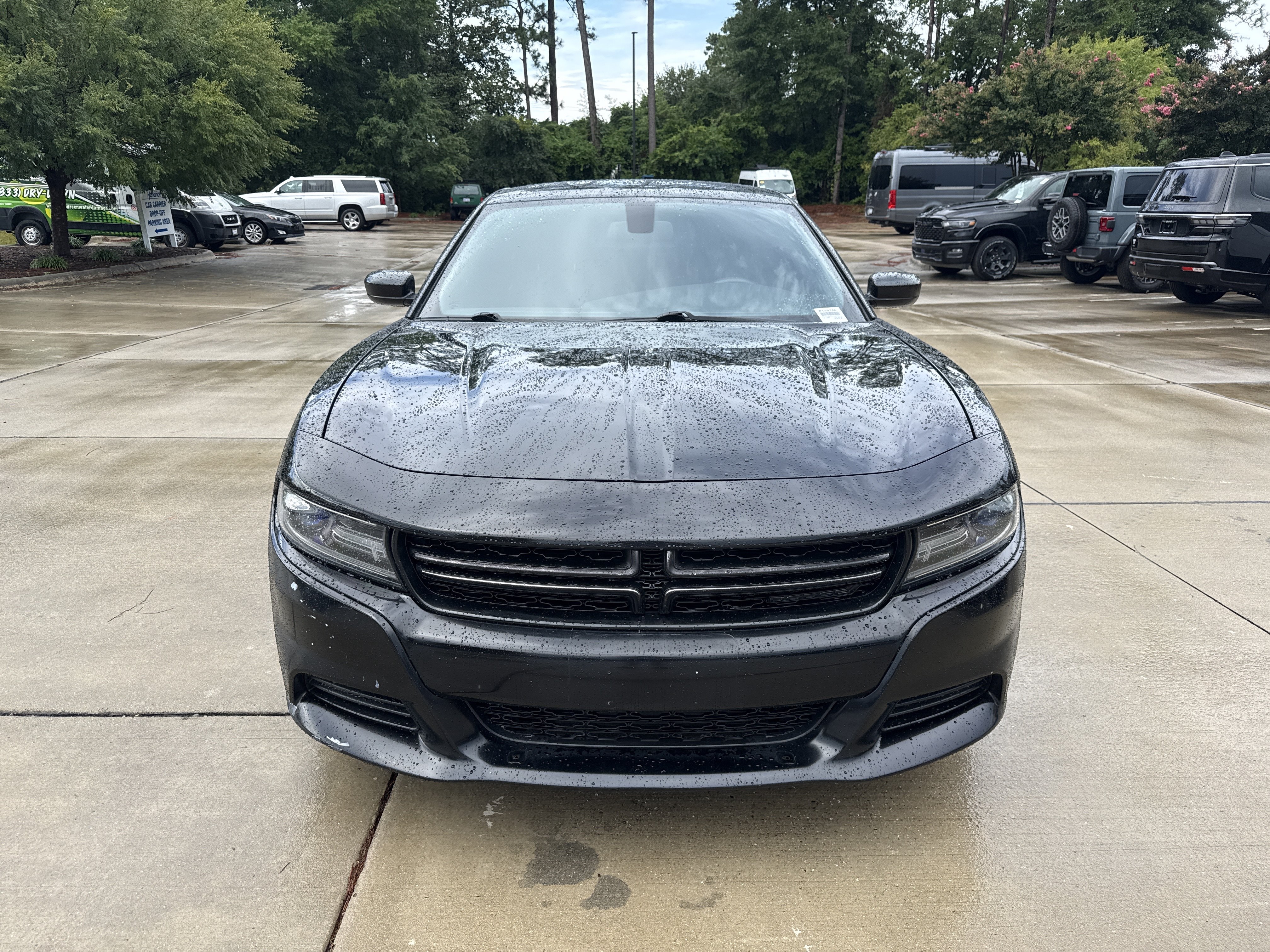 Used 2017 Dodge Charger SE w/ Popular Equipment Group RWD image 3