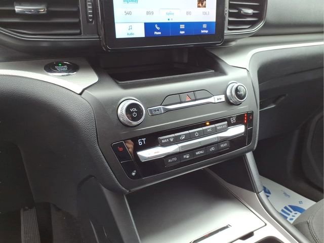 Used 2020 Ford Explorer XLT w/ Comfort Package AWD/4WD image 19