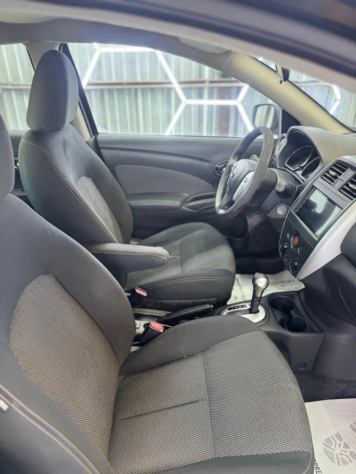 Used 2016 Nissan Versa SV image 29