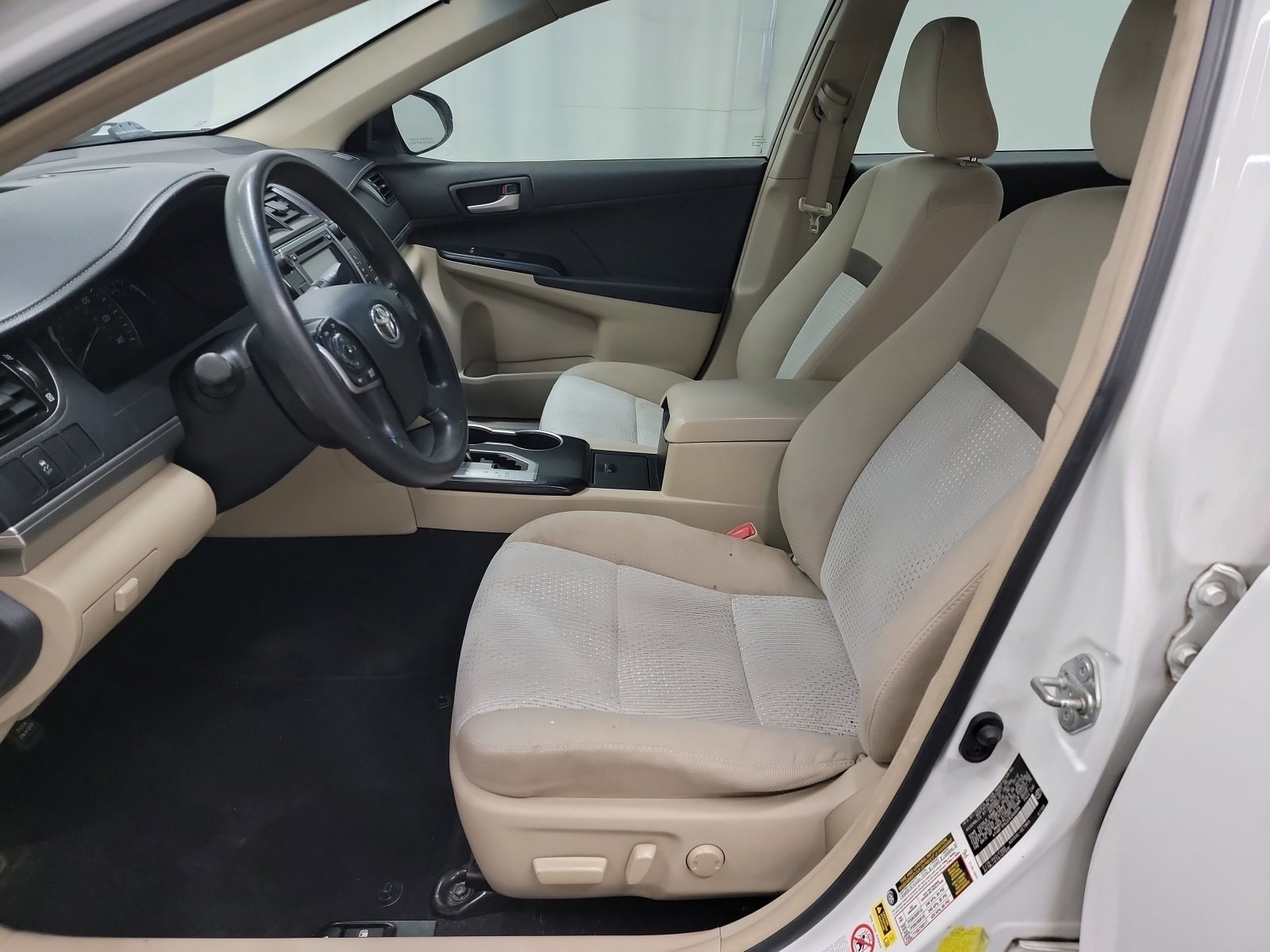 Used 2012 Toyota Camry LE image 12