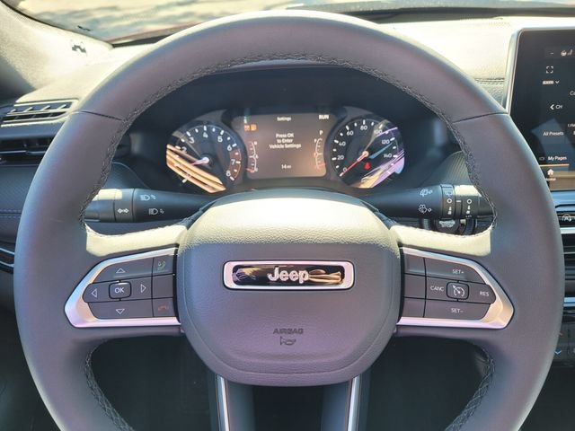Used 2026 Jeep Compass Latitude AWD/4WD image 24