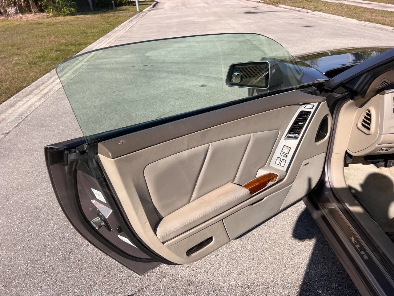 Used 2005 Cadillac XLR image 14