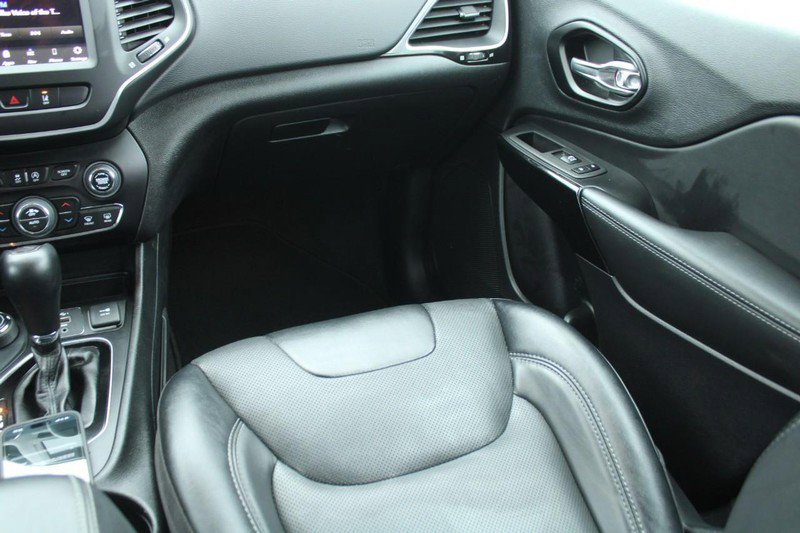 Used 2023 Jeep Cherokee Altitude Lux image 16