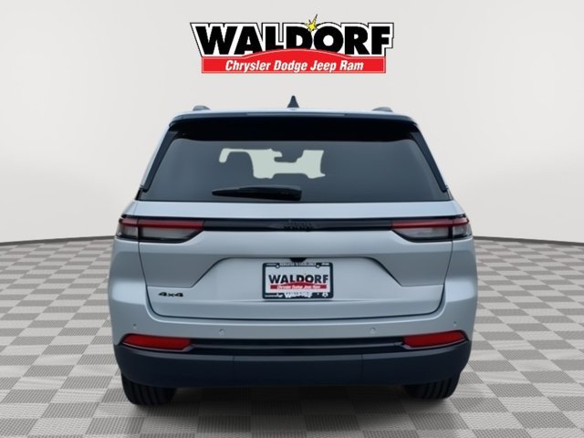 New 2025 Jeep Grand Cherokee 4WD image 4
