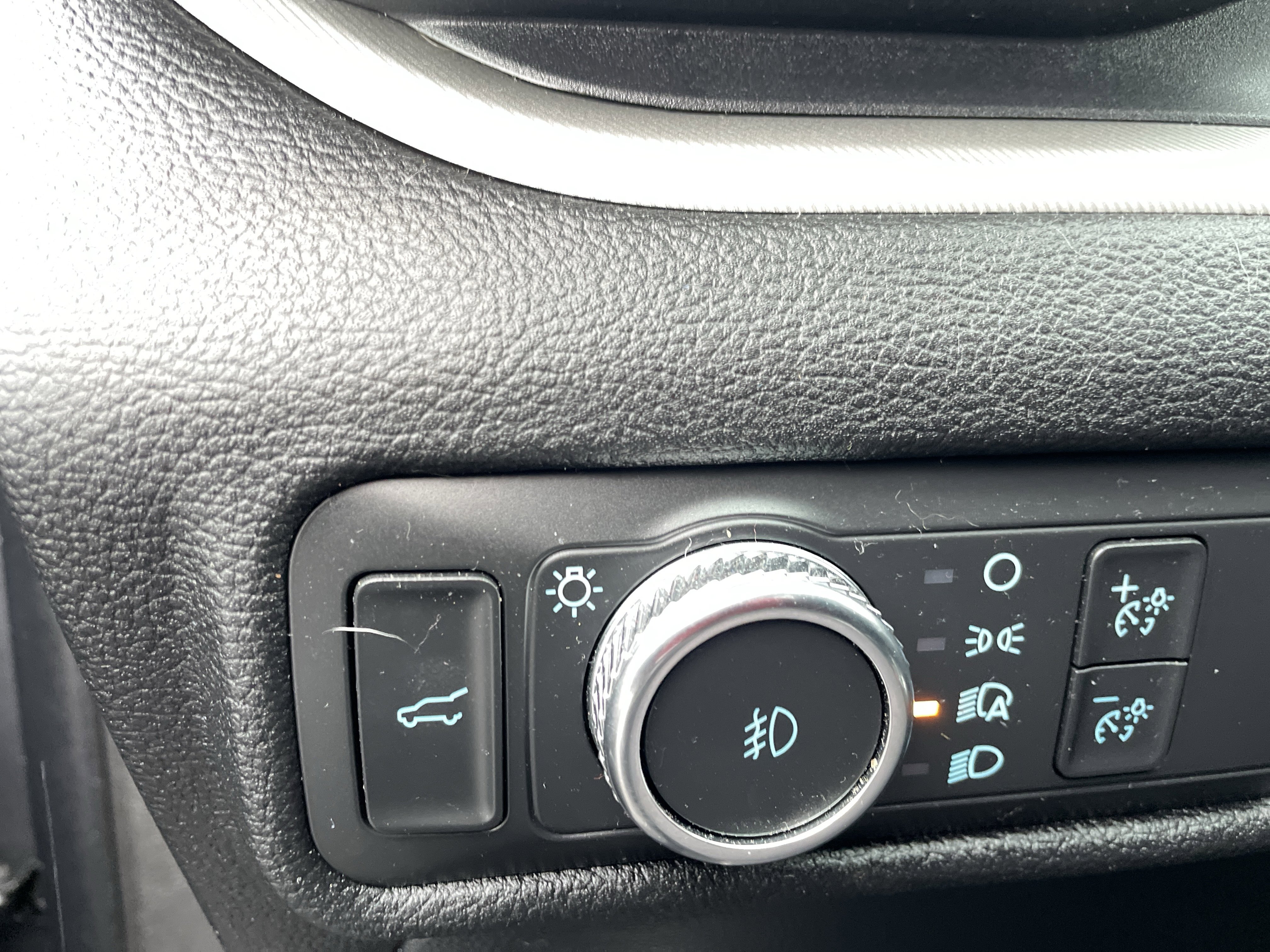 Used 2022 Ford Explorer XLT w/ Equipment Group 202A image 32